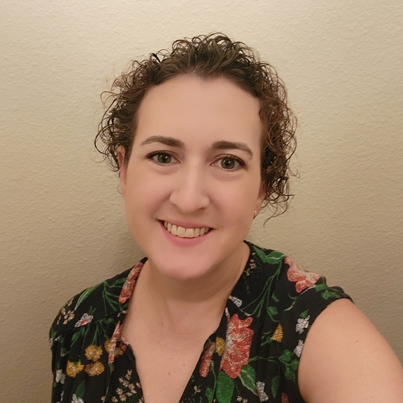 Meet your Posher, Christina - Picture 1 of 1